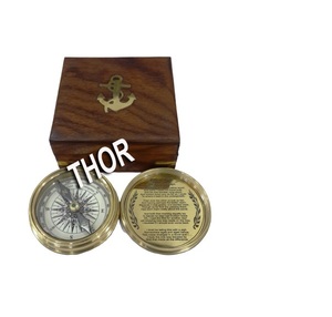 Boussole plate en laiton poli, boussole faite à la main en laiton poli - Product Image 1