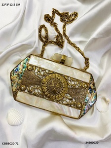 Clutches en métal de créateur pour sacs à main, sacs de soirée et de mariage élégants en laiton avec décoration de perles et motif de pierres - Product Image 4