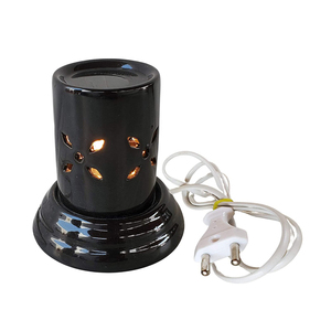 Diffuseur d'huiles essentielles électrique en céramique élégant |   Diffuseur d'huiles parfumées et chauffe-cire artisanal à brancher – Décoration d'intérieur et cadeau d'appoint - Product Image 5