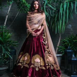 Lehenga Choli en soie de travail intégral pour femmes pour les mariages et les fêtes, achats en ligne de Surat India - Product Image 1