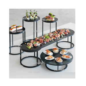 Juego de diferentes tamaños de tres soportes para pasteles Soporte para pasteles martillado de acero con tapa de vidrio para uso en restaurantes de bodas y hoteles - Product Image 4