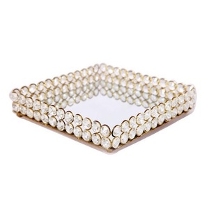 ถาดตกแต่งดีไซน์คู่คุณภาพสูงพร้อมขอบทองสําหรับบนโต๊ะอาหาร - Product Image 5