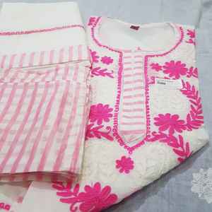 Costume en coton simple, élégant et beau avec travail Chikankari brodé à la main, idéal pour les femmes pour le bureau quotidien et les vêtements décontractés - Product Image 4