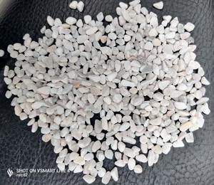 Piedra granular blanca lechosa natural para revestimiento de suelo exterior, fabricación de ladrillos, tipo guijarro - Product Image 2