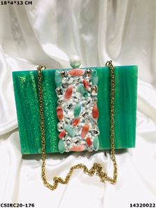 Sacs de soirée en résine faits à la main par des designers internationaux Craftstages pour femmes, élégantes pochettes de mariée fabriquées en Inde - Product Image 3