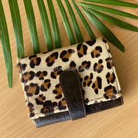 Dompet Wanita Kulit Asli Buatan Tangan Motif Hewan dengan Sentuhan Distressed, Ukuran Ideal, Multifungsi, Tempat Kartu ATM