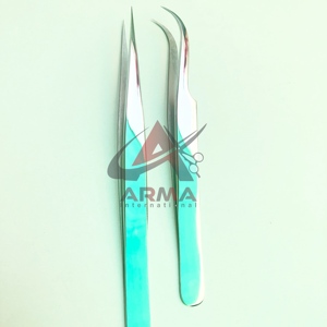 Pince à épiler courbée pour isolation de cils, finition polie miroir, prise ferme, testée à la main, pour extensions de cils, avec logo personnalisé - Product Image 3