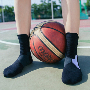 Chaussettes de football GAA de haute qualité sur mesure Chaussettes gaéliques Chaussettes hurlantes Chaussettes antidérapantes Chaussettes de sport avec logo personnaliséChaussettes de sport OEM - Product Image 5