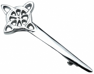 Épingle à kilt ethnique GPC en métal avec motif nœud celtique, finition antique plaquée argent, accessoire vestimentaire des Highlands pour toutes les saisons - Product Image 5