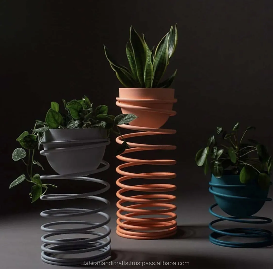 Floor , table Metal gold Planters Plant Pots matte color Garden flower pot on stand exclusive vase for home decor and gift