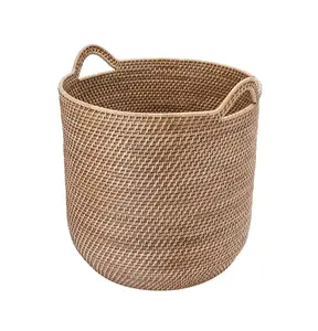 Hot Sale Großhandel Rattan Wäsche korb mit Griffen Zylinder Rattan Aufbewahrung skorb nach Hause rustikal