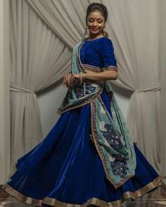 Jaune Multi Couleur Nouveau Designer Indien Heavy Designer Lehenga Choli Avec Chemisier Imprimé Avec Broderie Travail dans Vêtements Ethniques ApparelGarment - Product Image 5