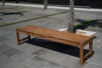 Silla de Banco Minimalista Catalina sin Respaldo, Fabricada en Indonesia con Madera de Teca Sólida, Color Personalizado para Uso en Exteriores y Hoteles