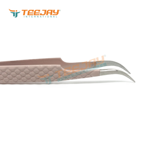 Pince à épiler TEEJAY en acier inoxydable rose poudré, courbée en J, pour volume et isolation, avec poignée diamantée, pointe ultra-fine, prise en main parfaite - Product Image 4