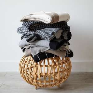 Ottoman rond en rotin de canne écologique de style scandinave moderne pour salon et chambre à coucher - Product Image 2