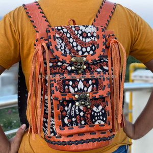 Réel Fait À La Main En Cuir Jacquard Élégant Look Vintage Sac À Dos - Product Image 1