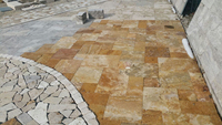 Nouvelle Collection 2025 : Carrelage Extérieur en Travertin Jaune Motif Français de Qualité Supérieure, Poli, Antidérapant, Épaisseur 30mm, Style Contemporain