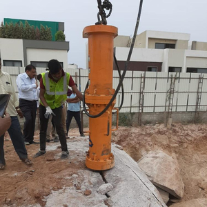 SMART HYDRAULIC ULTRA LARGE ROCK SPLITTER S-1200 - Product Image 1