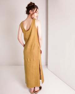 Vestido Maxi Dorado sin Mangas con Cuello Redondo y Bolsillos, 100% Lino, Corte Holgado, Estilo Formal de Verano, con Bordado de Borlas - Product Image 4