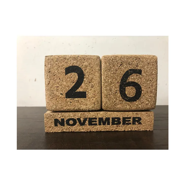 Beste Angebot auf Angepasst Holz Kork Material Schreibtisch Verwenden Cube <span class=keywords><strong>Kalender</strong></span>