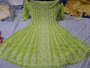 Atiyalibas Designer Doux Confortable Chikankari Avant Jaal Broderie Motif Floral 100% Coton Mousseline De Soie Travail À La Main - Product Image 3