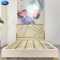 Lit king size en bois massif rembourré, design hôtelier, ensemble de meubles de chambre à coucher