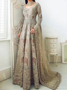 ATIYA LIBAS Lehenga Choli pour femmes de style indien/pakistanais pour mariage avec broderie lourde Zardozi en acétate - Product Image 2