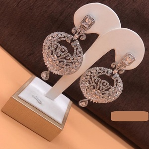 Boucles d'oreilles cristal plaqué or, ronde, fantaisie, nouvelle mode, création meetali - Product Image 1