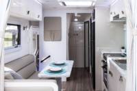 4X4 Berth Outdoor Off-Road Travel Trailer 22ft Luxury RV Camper Caravan Motorhome Mini Kitchen Aluminium Fiberglass Camping