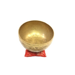 Bol chantant martelé en laiton couleur or avec bâton en bois pour les maux de tête et la relaxation de la migraine bol chantant tibétain - Product Image 2