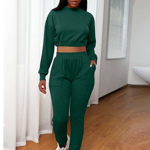 Ensemble de sport 2 pièces pour femme en polaire verte épaisse, polyester/coton, extensible dans les quatre sens, séchage rapide, avec haut court à manches longues - Product Image 3