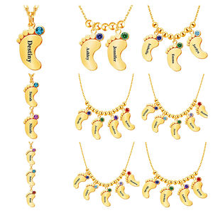 Collar de acero inoxidable chapado en oro para niños, piedras de nacimiento personalizadas, nombre de Madre, pie de bebé, joyería para el día de la madre - Product Image 1