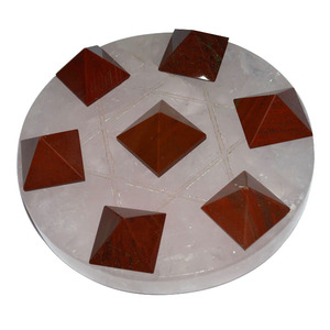 Pyramide Rose de jaspe rouge, 7 feux bleu clair, en étoile David - Product Image 1