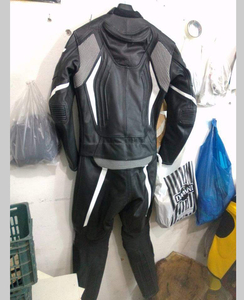 Nuevos trajes de moto hechos de cuero de vaca duradero con alta calidad - Product Image 1