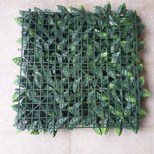 แผงป้องกันความเสี่ยงเทียมป้องกันรังสียูวีทำจากหญ้าเทียมแนวตั้ง Pvc คุณภาพสูงสำหรับวัตถุประสงค์ในร่มกลางแจ้ง - Product Image 4