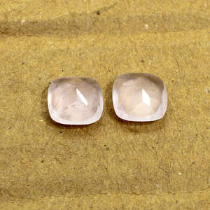 พลอยโรสควอตซ์ธรรมชาติทรงคุชชั่น ขนาด 10x10 มม. น้ำหนัก 6.25 กะรัต จำนวน 2 ชิ้น สำหรับทำต่างหู - Product Image 5