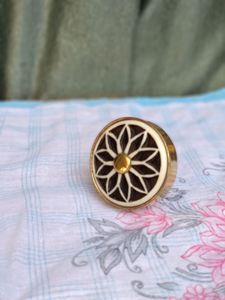 Entreprise de fabrication de boutons artisanaux personnalisables en Inde pour une source d'alimentation manuelle à usage hôtelier - Product Image 4