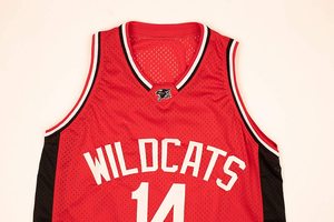 Camiseta de Baloncesto Unisex Profesional Wild Cats, Diseño de Película Espacial, Transpirable, Antibacteriana, Fórmula 1 Industries, Tallas S-XXXL - Product Image 6