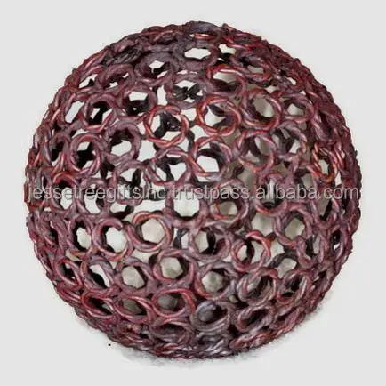 茶色の粉体塗装仕上げの金属製の小さなツイストワイヤーリングボール丸い形の家の装飾のための本物の品質