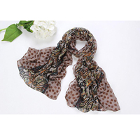 Écharpe de printemps en viscose marron clair pour femme de marque de luxe, châle élégant à motif losanges et feuilles, texture douce, longue et polyvalente, foulard