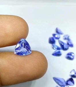 Pierres précieuses tanzanite naturelles en vrac IGI certifié couleur bleue unique et élégante pour la fabrication de bijoux - Product Image 4