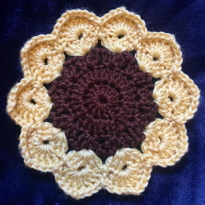 Sous-verres en crochet faits main Bliss motif tournesol - Product Image 1