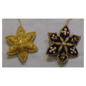 Ornement de Noël suspendu en forme d'étoile pour la décoration - Product Image 1