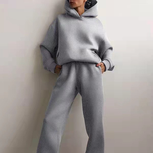 Chándal de gimnasio OEM al por mayor, superventas, chándal de mujer con mangas de burbuja y hombros caídos de color sólido, conjunto de 2 piezas, ropa de fútbol de invierno, chándal personalizado - Product Image 1