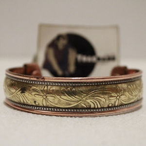 กำไลข้อมือทองแดงทำด้วยมือล่าสุดเครื่องประดับแฟชั่นดีไซน์ทองเหลืองสลักแบบดั้งเดิมสำหรับสุภาพสตรีสำหรับเป็นของขวัญหรืองานเลี้ยง - Product Image 4