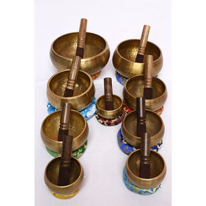 Grand ensemble d'artisanat en métal de style tibétain traditionnel de l'Himalaya Chakra Alchemy Bol chantant traditionnel Maillet sonore - Product Image 3