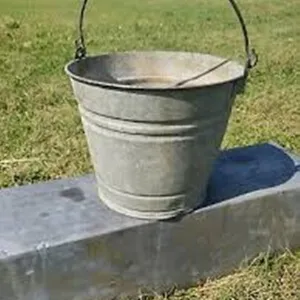 旧货镀锌金属桶镀锌桶金属饲料桶农场桶花园桶家用桶