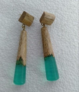 US Trending Design Bois Et Résine Joint Filles Boucle D'oreille Bijoux Modèles Inde pour Femme Cadeau Blanc Fête À La Mode - Product Image 3