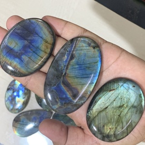 Piedra de cabujón de labradorita de color arcoíris natural al por mayor efecto de cambio de color pulido de alta potencia grado certificado IGI AAA - Product Image 6