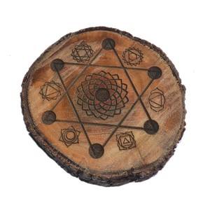 Obtenir en ligne Symboles de chakra gravés en bois: Symboles de chakra gravés en bois à vendre - Product Image 1